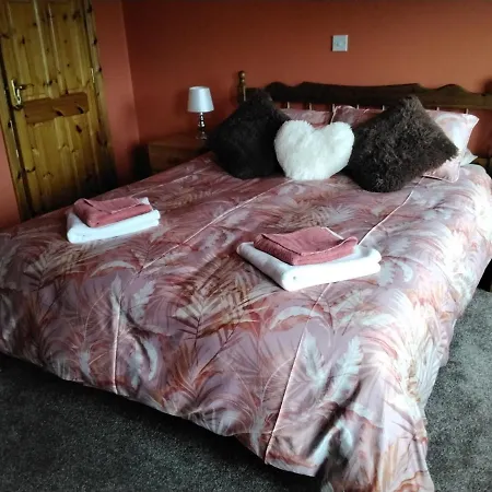 Warm And Welcoming Family بالينروب